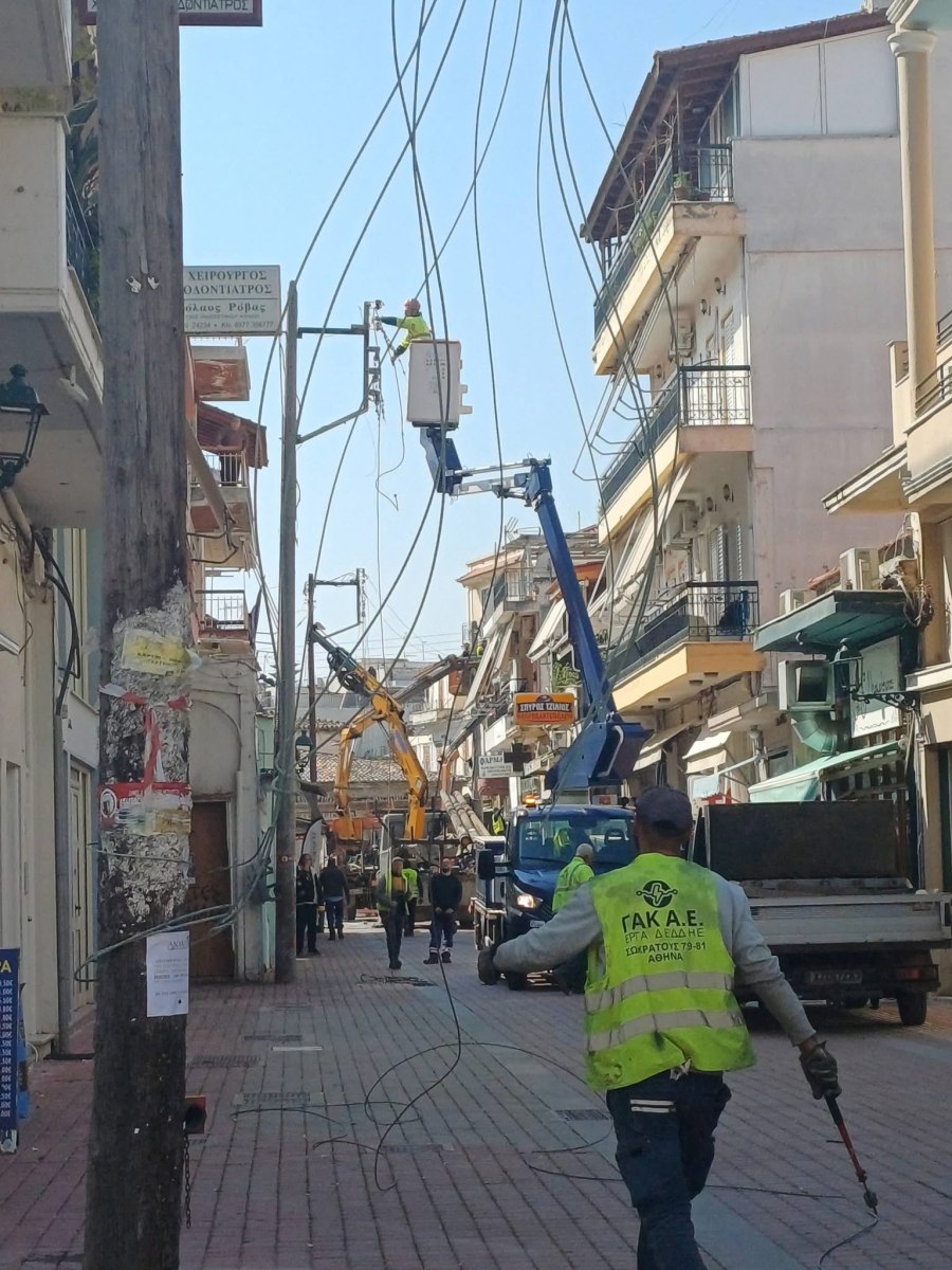 Υπογειοποίηση δικτύου ηλεκτροφωτισμού σε κεντρικό δρόμο του Μεσολογγίου