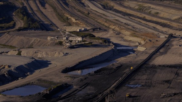 Collapse: data.models.worlds – Τέχνη, δεδομένα και οικολογία