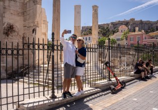 Τουρισμός: «Φρένο» στις κρατήσεις – Η διάρκεια του πολέμου θα καθορίσει τη σεζόν