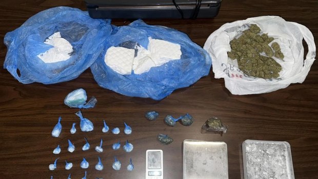 Είχε μετατρέψει το διαμέρισμά του σε κέντρο διακίνησης ναρκωτικών – Συνελήφθη 34χρονος στον Άγιο Παντελεήμονα