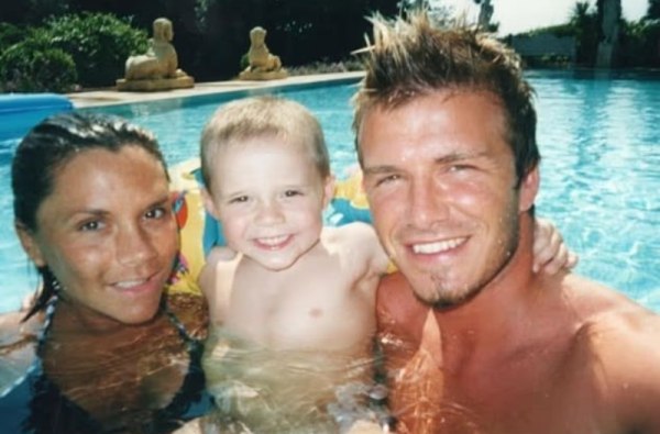 Το «σε αγαπάμε» των Βικτόρια και Ντέιβιντ έμεινε στο διαβάστηκε από τον Μπρούκλιν: Ούτε τα γενέθλια μπορούν να φέρουν κοντά τους Μπέκαμ