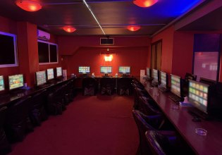 Πώς λειτουργούσε το μεγάλο κύκλωμα με τα «στημένα» φρουτάκια και τις παράνομες λέσχες – Πάνω από 16 εκατ. ευρώ τα κέρδη