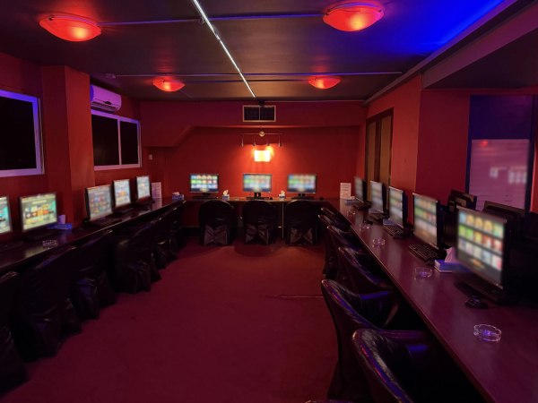 Πώς λειτουργούσε το μεγάλο κύκλωμα με τα «στημένα» φρουτάκια και τις παράνομες λέσχες – Πάνω από 16 εκατ. ευρώ τα κέρδη