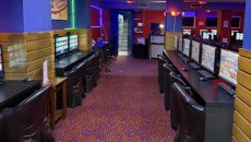 Αυτές είναι οι λέσχες της «ομοσπονδίας» του παράνομου τζόγου με τα φρουτάκια – Πώς νομιμοποιούσαν τα κέρδη εκατομμυρίων