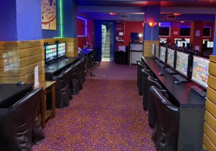 Αυτές είναι οι λέσχες της «ομοσπονδίας» του παράνομου τζόγου με τα φρουτάκια – Πώς νομιμοποιούσαν τα κέρδη εκατομμυρίων