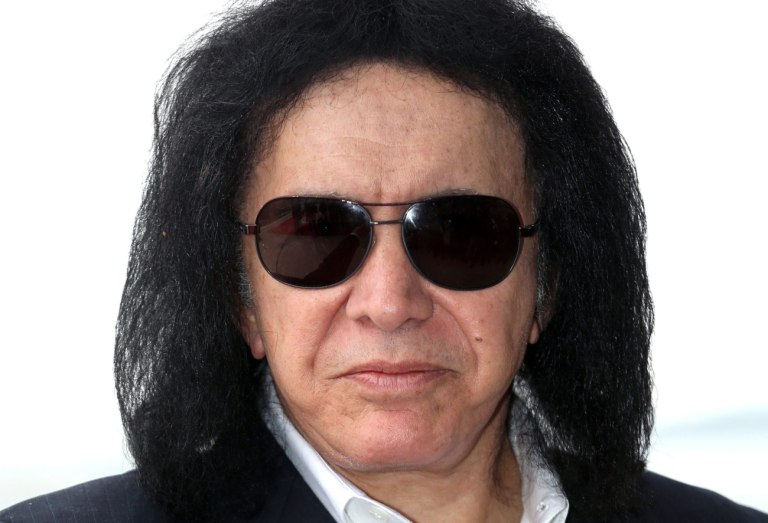 Ο Τζιν Σίμονς τα βάζει με τους πολιτικοποιημένους διάσημους