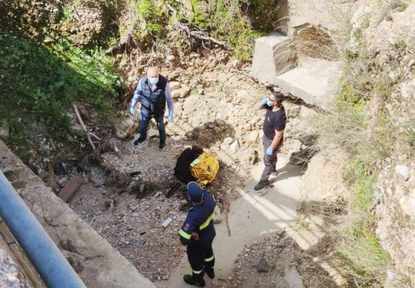 Έσωσε ηλικιωμένο που έπεσε στο κανάλι του Μόρνου η Πολιτική Προστασία του Δήμου Φυλής
