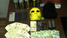 Πέντε συλλήψεις για οπαδικό επεισόδιο στον Άγιο Δημήτριο – Βρέθηκαν σφαίρες και 300.000 ευρώ