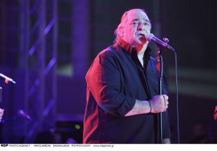 Βασίλης Καρράς: Παίκτης από reality της Βουλγαρίας τον ενσαρκώνει και αποθεώνεται