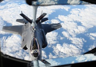 Αυτό είναι το ιπτάμενο τάνκερ των ΗΠΑ που συνετρίβη στο Ιράκ