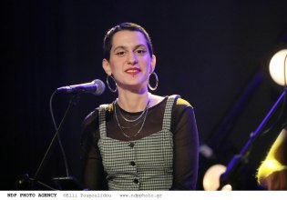 Μαριάνα Κατσιμίχα: Γιατί αλλάζει τον τίτλο στο τραγούδι της «Το Βαλς των Χαμένων Ονείρων»