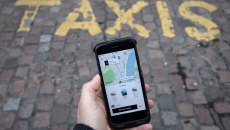 Η Uber παραγγέλνει χιλιάδες ρομποτικά ταξί