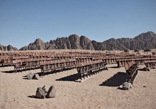 Σκόνη, σελιλόιντ και ηχώ – O κινηματογράφος στην έρημο του Σινά που έστησε ένας Γάλλος για να δει το Dune