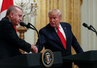 Τηλεφωνική επικοινωνία Ερντογάν με Τραμπ για τις εξελίξεις στο Ιράν