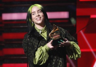 Η Μπίλι Άιλις διεκδικεί πρωταγωνιστικό ρόλο στην κινηματογραφική μεταφορά του βιβλίου «Ο γυάλινος κώδων» της Σύλβια Πλαθ