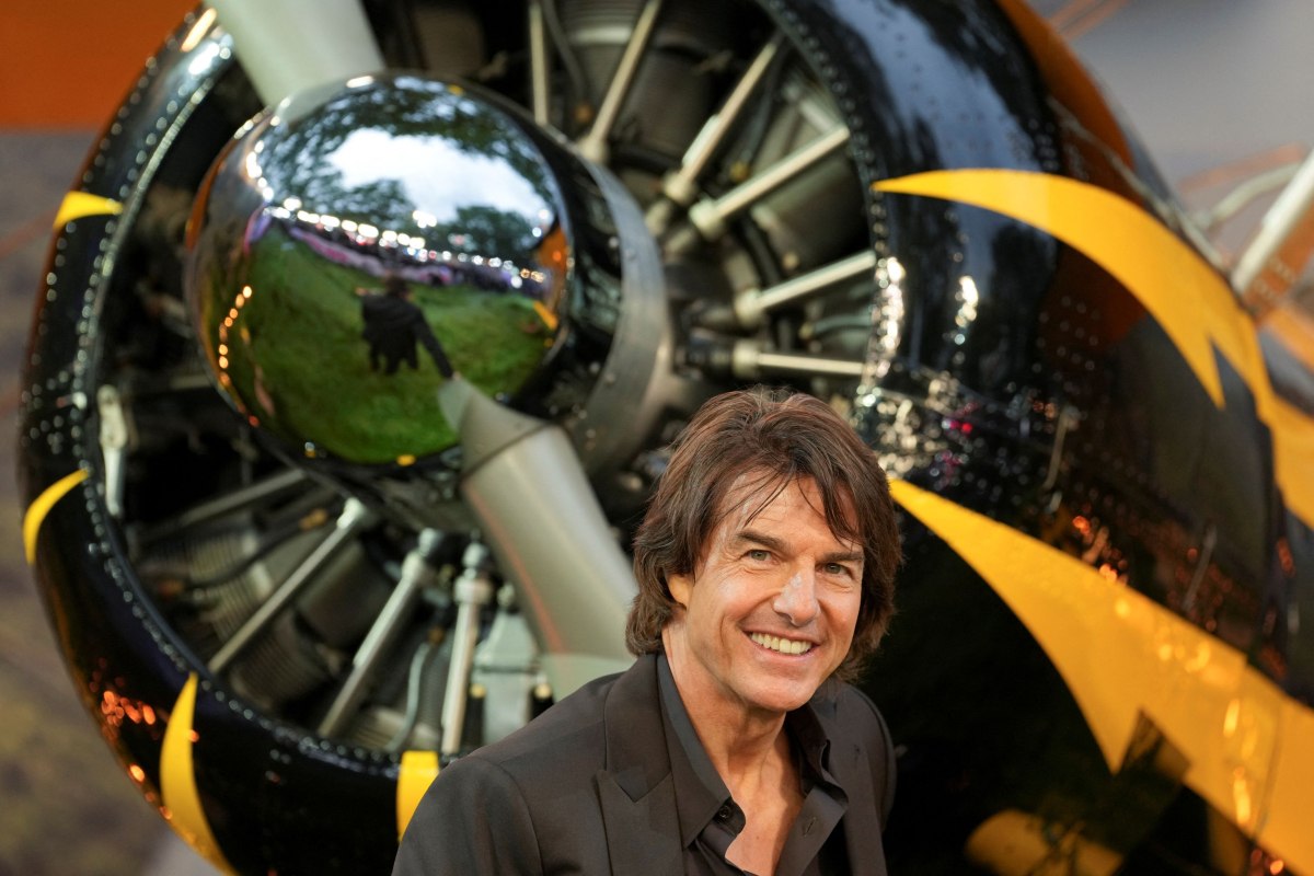 Ο Τομ Κρουζ προσγειώθηκε με το ελικόπτερό του στο πλατό του «Star Wars»