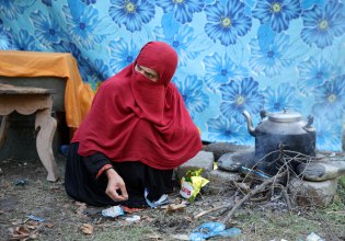 «Λίγα χτυπήματα δεν θα σε σκοτώσουν» – Η σκληρή πραγματικότητα των γυναικών στα δικαστήρια των Ταλιμπάν