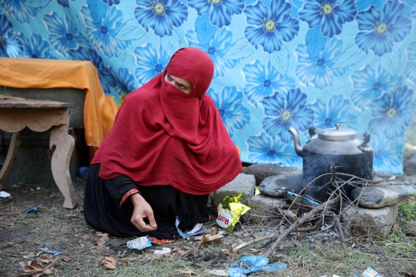 «Λίγα χτυπήματα δεν θα σε σκοτώσουν» – Η σκληρή πραγματικότητα των γυναικών στα δικαστήρια των Ταλιμπάν