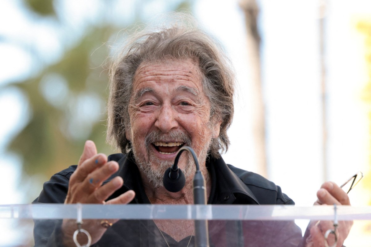 Ο γιος του Αλ Πατσίνο είναι σχεδόν 2 ετών – Η βόλτα με την 31χρονη μητέρα του στο Μπέβερλι Χιλς