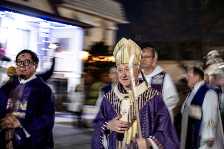 Ο καρδινάλιος του Σικάγο για το βίντεο-μοντάζ του Λευκού Οίκου: «Χάνουμε την ανθρωπιά μας»