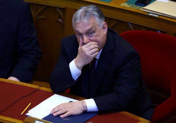 Ο Όρμπαν ισχυρίζεται ότι Ουκρανοί απείλησαν την οικογένειά του, καθώς εντείνεται η προεκλογική εκστρατεία