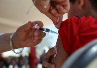 ΗΠΑ: Νέο δικαστικό «χαστούκι» στον Τραμπ – Αναστέλλεται η αντιεμβολιαστική πολιτική της κυβέρνησης