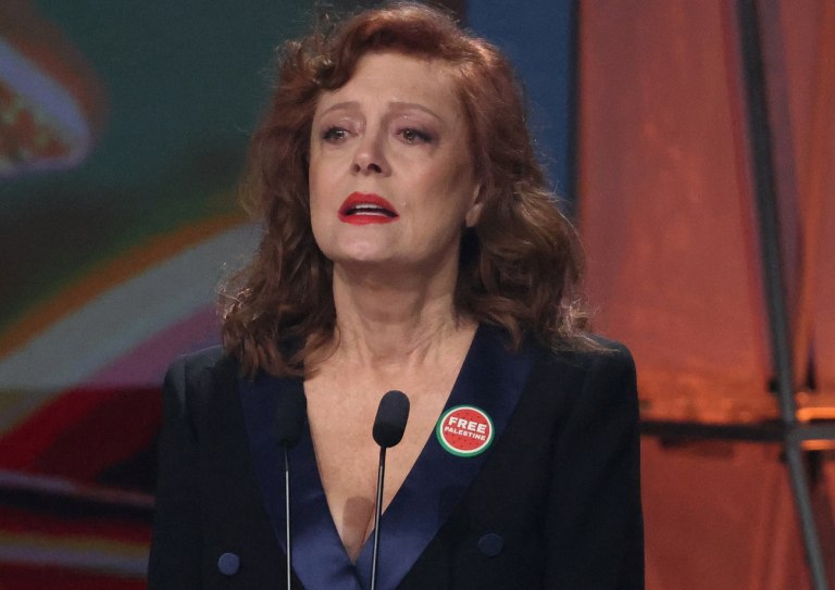 Η βραβευμένη με Όσκαρ ηθοποιός Σούζαν Σάραντον «εξαφανίστηκε» από το Χόλιγουντ επειδή διαδήλωσε για τη Γάζα