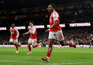 Το σημαιάκι… τίτλου της Άρσεναλ – Ισοφάρισαν μεγάλο ρεκόρ οι «κανονιέρηδες»