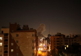 Τραμπ: «Μπορεί να κρατήσει για τέσσερις εβδομάδες» – ΗΠΑ και Ισραήλ λένε ότι κατέστρεψαν το αρχηγείο των Φρουρών της Επανάστασης