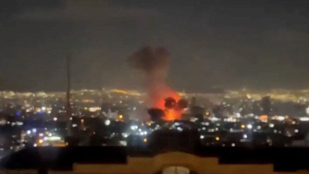 Το Ισραήλ σφυροκοπά Τεχεράνη και Λίβανο – Ένας νεκρός στο Μπαχρέιν από ιρανικά αντίποινα, εκρήξεις στο Κουβέιτ