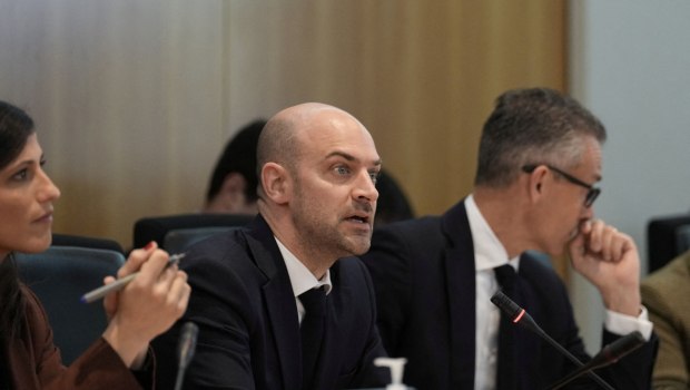 Γαλλία: Δηλώνει την ετοιμότητά της να υπερασπιστεί τις «συμμαχικές» χώρες του Κόλπου – «Λάθος» η εμπλοκή της Χεζμπολάχ