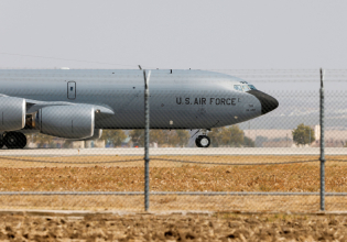 Η Ισπανία κλείνει τον εναέριο χώρο της για αεροσκάφη που συμμετέχουν στις επιχειρήσεις κατά του Ιράν