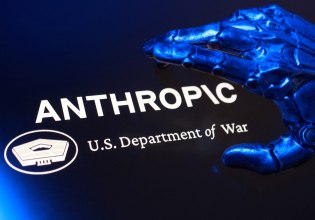 Η κυβέρνηση Τραμπ ξηλώνει τα συστήματα της Anthropic, στρέφεται στην OpenAI