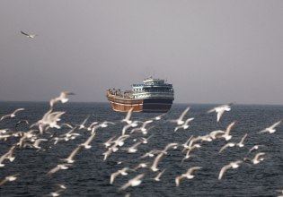 Το Ιράν έκλεισε τα Στενά του Ορμούζ – «Θα βομβαρδίζουμε όλα τα πλοία» λένε οι Φρουροί της Επανάστασης