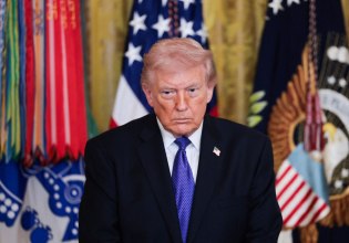 Τραμπ: «Το Ιράν αγνόησε τις προειδοποιήσεις μας για το πυρηνικό του πρόγραμμα – Τους διαλύουμε»