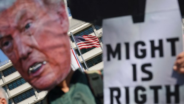 Τραμπ: Μπαράζ αντιφατικών δηλώσεων για τον πόλεμο στο Ιράν – Δεν διαφαίνεται στρατηγική εξόδου από τις ΗΠΑ