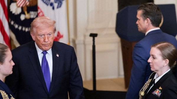 «Δεν δεχόμαστε μαθήματα από επιτιθέμενους», απαντά η Μαδρίτη στον Τραμπ – Η Κομισιόν στο πλευρό της Ισπανίας