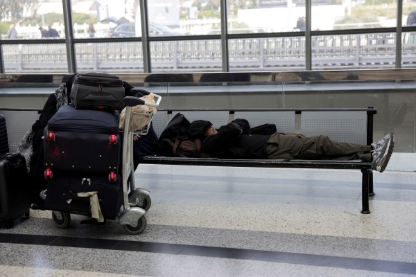 Πώς ο πόλεμος ΗΠΑ-Ισραήλ στο Ιράν δημιούργησε μια τεράστια μαύρη τρύπα στον παγκόσμιο εναέριο χώρο