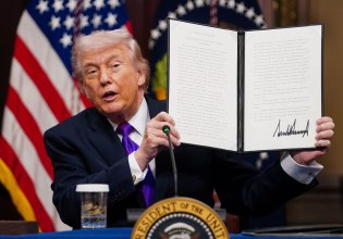 Ο πόλεμος στο Ιράν έκανε τον Τραμπ να καταλάβει το αδιανόητο – Ότι χρειάζεται την Ευρώπη