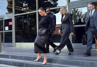 Απίστευτο: Η Μπιάνκα Σενσόρι εμφανίστηκε πιο ντυμένη από ποτέ στους δρόμους του Λος Άντζελες – Σπάνιες φωτογραφίες