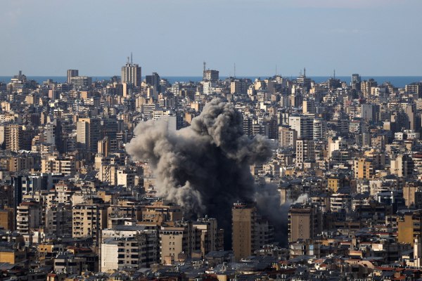 «Επιχείρηση Επική Οργή»: Αυτά είναι τα όπλα που «εγκαινιάστηκαν» στις επιθέσεις ΗΠΑ και Ισραήλ στο Ιράν