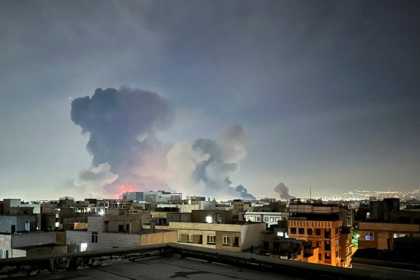 Οι Έλληνες του Ιράν στη δίνη του πολέμου – «Αν είμαι ζωντανός θα ξαναπάρω»