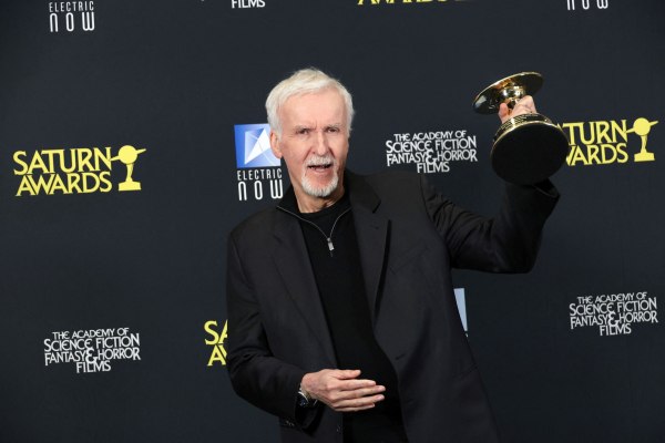 Πώς γίνεται τα 1.5 δισ. του Avatar: Fire and Ash να μην θεωρούνται επιτυχία; Τι βλέπει ο Τζέιμς Κάμερον για το μέλλον του franchise