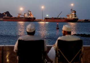 Τα τάνκερ βγήκαν στη στεριά – Ο αόρατος πόλεμος των παρεμβολών GPS στη Μέση Ανατολή