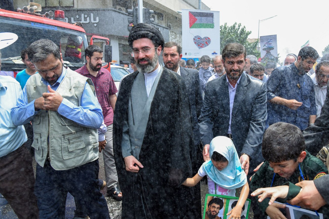 Ιράν: Ο Μοτζτάμπα Χαμενεΐ καλεί τις υπηρεσίες πληροφοριών να στοχοθετήσουν «εχθρούς στην πατρίδα και στο εξωτερικό»