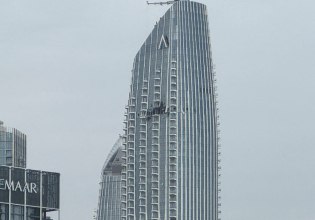 Drone χτύπησε πολυώροφο κτίριο στο Ντουμπάι – Μεγάλη τρύπα στην πρόσοψη από την έκρηξη