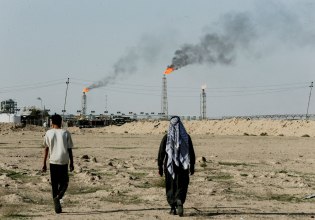 Οι ΗΠΑ αναστέλλουν για έναν μήνα κυρώσεις για το ιρανικό πετρέλαιο