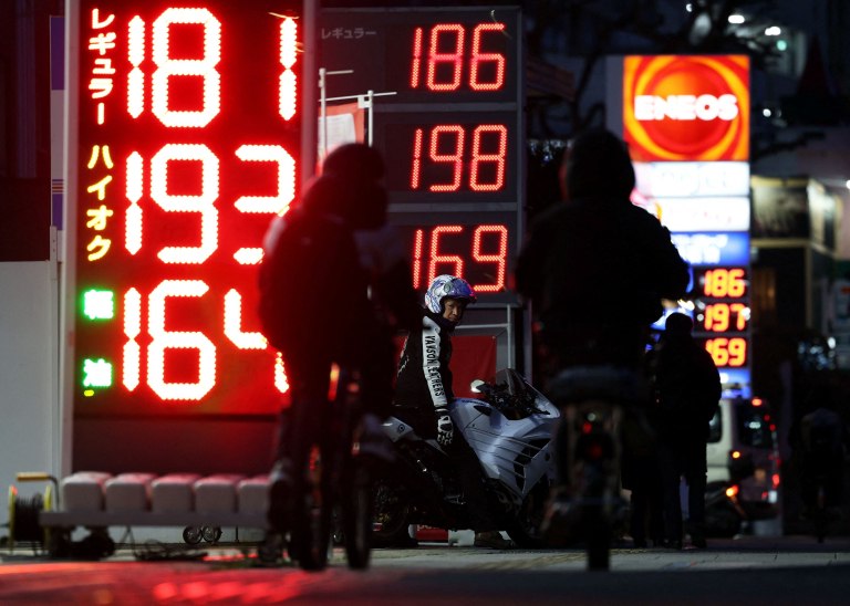 Ο πόλεμος στο Ιράν προκαλεί σοκ στην παγκόσμια οικονομία – Και ο Τραμπ δεν έχει επιλογές