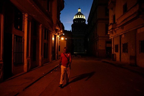 Η Κούβα απορρίπτει αλλαγή του Σοσιαλισμού ή απομάκρυνση του προέδρου Μιγκέλ Ντίας-Κανέλ