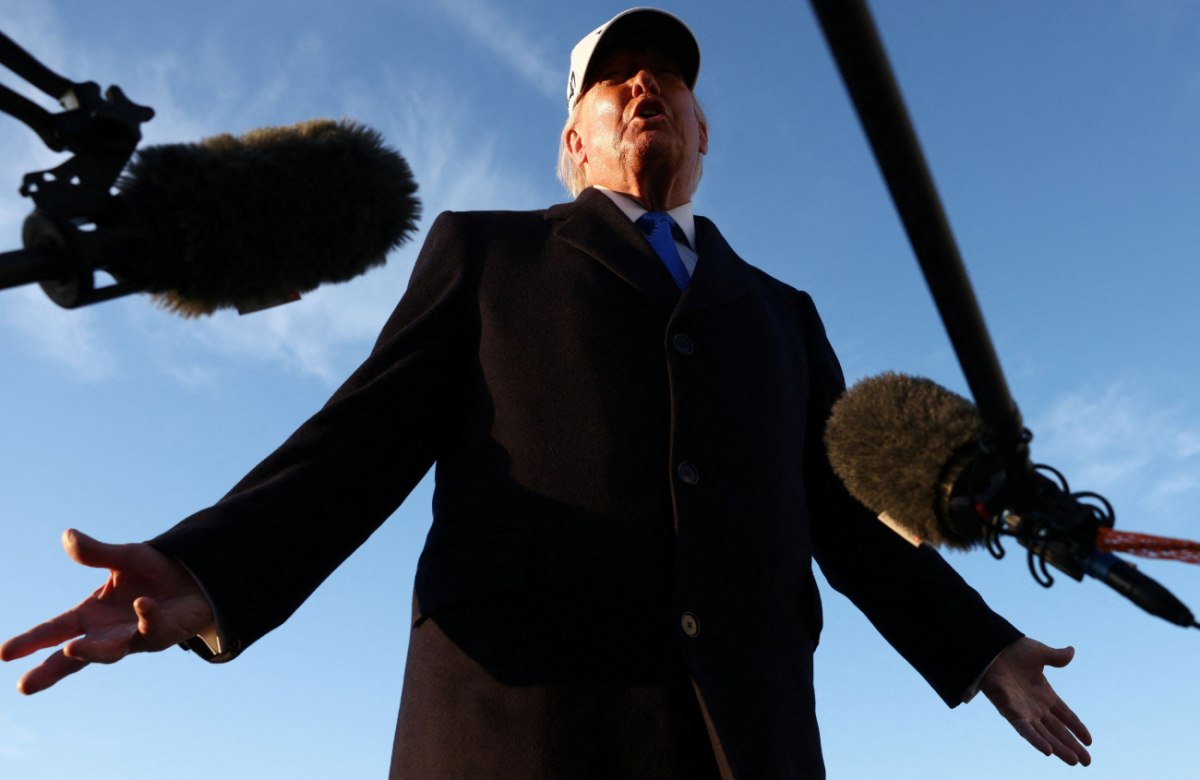 Κυνικός Τραμπ: «Μπορεί να ξαναχτυπήσουμε το Χαργκ απλά για την πλάκα» – Τι είπε για τον Μοτζτάμπα Χαμενεΐ,